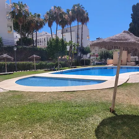Estudio Con Piscina Y Parking, Playa A 4 Min A Pie, Tren A 2 Min Apartment Fuengirola