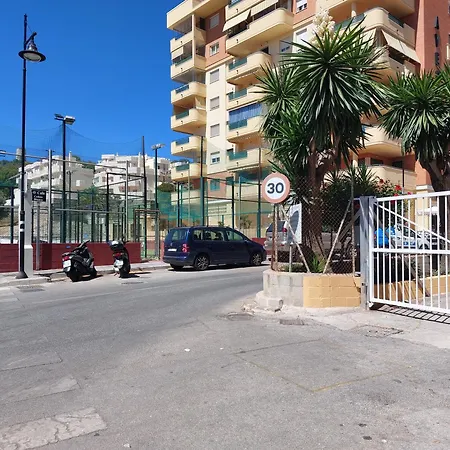 Apartment Estudio Con Piscina Y Parking, Playa A 4 Min A Pie, Tren A 2 Min Fuengirola