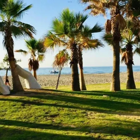 Estudio Con Piscina Y Parking, Playa A 4 Min A Pie, Tren A 2 Min Apartment Fuengirola